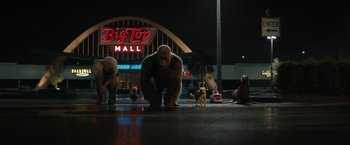 Movie still from “The One and Only Ivan” (2020), directed by Thea Sharrock – Many animals that are in front of a mall; Extreme Wide shot, Low angle