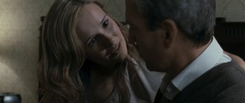 Movie still from “The Square” (2008), directed by Nash Edgerton – A man and a woman talking to each other; Close Up shot, Over the shoulder angle