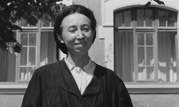 Movie still from “The Two of Us” (1967), directed by Claude Berri – An old photo of a woman wearing a robe; Close Up shot, Low angle