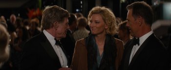 Movie still from “Truth” (2015), directed by James Vanderbilt – A man and a woman are talking to each other; Close Up shot, Over the shoulder angle