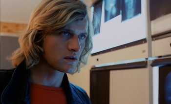 Movie still from “Turkish Delight” (1973), directed by Paul Verhoeven – A person with long blonde hair; Close Up shot, Low angle