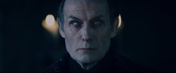 Movie still from “Underworld: Rise of the Lycans” (2009), directed by Patrick Tatopoulos – A person with blue eyes; Close Up shot, Low angle