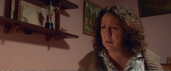 Movie still from “Hunt for the Wilderpeople” (2016), directed by Taika Waititi – A person in a room; Close Up shot, Over the shoulder angle