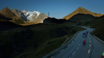 Movie still from “Icarus” (2017), directed by Bryan Fogel – Extreme Wide shot, High angle