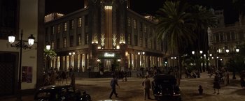 Movie still from “Allied” (2016), directed by Robert Zemeckis – Extreme Wide shot, High angle