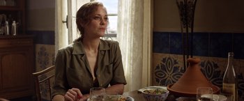 Movie still from “Allied” (2016), directed by Robert Zemeckis – Medium shot, Over the shoulder angle