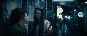 Movie still from “Kate” (2021), directed by Cedric Nicolas-Troyan – Close Up shot, Over the shoulder angle