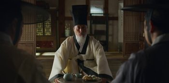 Movie still from “Kingdom” (2019), created by Eun-hee Kim – Medium shot, Over the shoulder angle