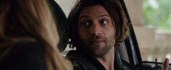 Movie still from “Lights Out” (2016), directed by David F. Sandberg – A person with long brown hair; Close Up shot, Over the shoulder angle