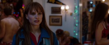 Movie still from “No Strings Attached” (2011), directed by Ivan Reitman – A person with long hair; Close Up shot, Over the shoulder angle