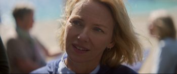 Movie still from “Penguin Bloom” (2020), directed by Glendyn Ivin – A person with blonde hair; Close Up shot, Over the shoulder angle