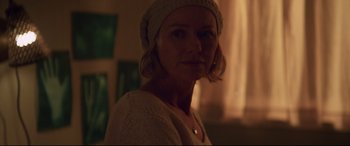 Movie still from “Penguin Bloom” (2020), directed by Glendyn Ivin – A person wearing a sweater and a hat; Close Up shot, Over the shoulder angle