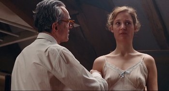 Movie still from “Phantom Thread” (2017), directed by Paul Thomas Anderson – Close Up shot, Over the shoulder angle