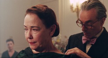 Movie still from “Phantom Thread” (2017), directed by Paul Thomas Anderson – Close Up shot, Over the shoulder angle
