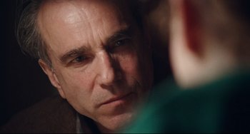 Movie still from “Phantom Thread” (2017), directed by Paul Thomas Anderson – Close Up shot, Over the shoulder angle