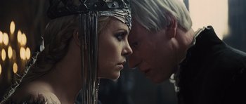 Movie still from “Snow White and the Huntsman” (2012), directed by Rupert Sanders – A man and a woman face to face in a scene; Close Up shot, Over the shoulder angle