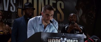 Movie still from “Southpaw” (2015), directed by Antoine Fuqua – Medium shot, Over the shoulder angle