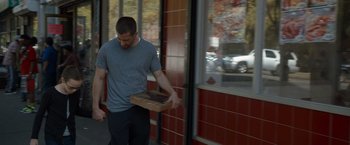 Movie still from “Southpaw” (2015), directed by Antoine Fuqua – Medium shot, Over the shoulder angle