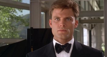 Movie still from “Starship Troopers” (1997), directed by Paul Verhoeven – Close Up shot, Low angle