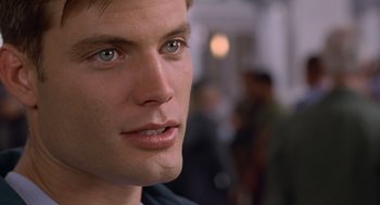 Movie still from “Starship Troopers” (1997), directed by Paul Verhoeven – Close Up shot, Over the shoulder angle