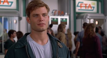 Movie still from “Starship Troopers” (1997), directed by Paul Verhoeven – Close Up shot, Over the shoulder angle