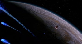 Movie still from “Starship Troopers” (1997), directed by Paul Verhoeven – Extreme Wide shot, Overhead angle