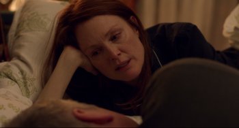 Movie still from “Still Alice” (2014), directed by Richard Glatzer – A person laying on the ground; Close Up shot, Over the shoulder angle