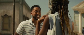 Movie still from “Texas Chainsaw Massacre” (2022), directed by David Blue Garcia – A man and a woman are talking to each other; Close Up shot, Over the shoulder angle