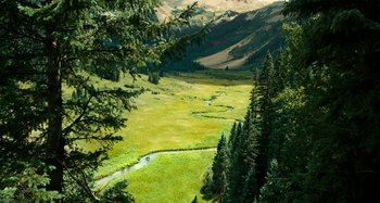 Movie still from “The Ballad of Buster Scruggs” (2018), directed by Joel Coen – Extreme Wide shot, High angle