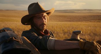 Movie still from “The Ballad of Buster Scruggs” (2018), directed by Joel Coen – Medium shot, Over the shoulder angle