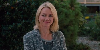 Movie still from “The Book of Henry” (2017), directed by Colin Trevorrow – A woman with blonde hair wearing a gray sweater; Close Up shot, Over the shoulder angle