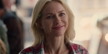 Movie still from “The Book of Henry” (2017), directed by Colin Trevorrow – A woman with blonde hair wearing a red and blue plaid shirt; Close Up shot, Over the shoulder angle