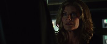 Movie still from “Nightcrawler” (2014), directed by Dan Gilroy – A person with long hair; Close Up shot, Over the shoulder angle