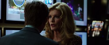 Movie still from “Nightcrawler” (2014), directed by Dan Gilroy – A man and a woman talking to each other; Close Up shot, Over the shoulder angle