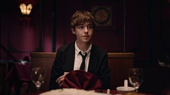 Movie still from “The End of the F***ing World” (2017), directed by Jonathan Entwistle – Medium shot, Over the shoulder angle