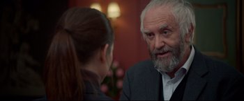 Movie still from “The Wife” (2017), directed by Björn Runge – Close Up shot, Over the shoulder angle