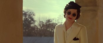 Movie still from “Seabiscuit” (2003), directed by Gary Ross – Close Up shot, Low angle