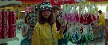 Movie still from “White Noise” (2022), directed by Noah Baumbach – Medium shot, Over the shoulder angle