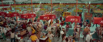 Movie still from “White Noise” (2022), directed by Noah Baumbach – Extreme Wide shot, High angle