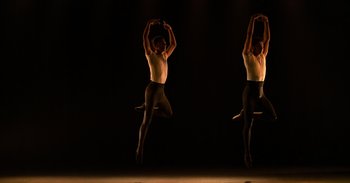 Movie still from “Yeh Ballet” (2020), directed by Sooni Taraporevala – Wide shot, Low angle