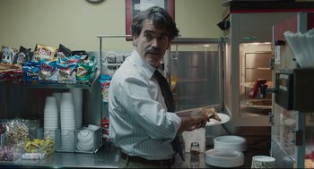 Movie still from “Spotlight” (2015), directed by Tom McCarthy – Medium shot, Over the shoulder angle