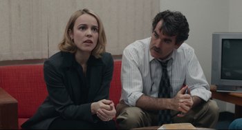 Movie still from “Spotlight” (2015), directed by Tom McCarthy – Medium shot, Over the shoulder angle