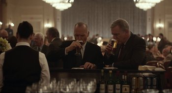 Movie still from “Spotlight” (2015), directed by Tom McCarthy – Medium shot, Over the shoulder angle