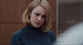 Movie still from “Spotlight” (2015), directed by Tom McCarthy – A person with blonde hair; Close Up shot, Over the shoulder angle
