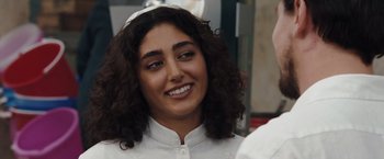 Movie still from “Body of Lies” (2008), directed by Ridley Scott – Close Up shot, Over the shoulder angle