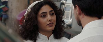 Movie still from “Body of Lies” (2008), directed by Ridley Scott – Close Up shot, Over the shoulder angle