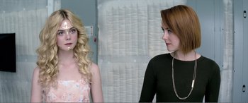 Movie still from “The Neon Demon” (2016), directed by Nicolas Winding Refn – Close Up shot, Over the shoulder angle