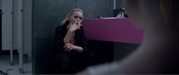 Movie still from “The Neon Demon” (2016), directed by Nicolas Winding Refn – Medium shot, Over the shoulder angle