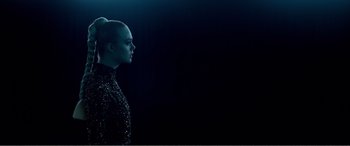 Movie still from “The Neon Demon” (2016), directed by Nicolas Winding Refn – Close Up shot, Over the shoulder angle