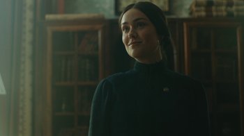 Movie still from “The Underground Railroad” (2021), directed by Barry Jenkins – Close Up shot, Over the shoulder angle